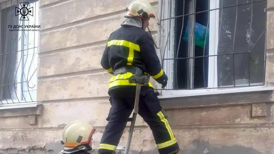 Дітей з зачиненої квартири визволяли рятувальники на Дніпропетровщині