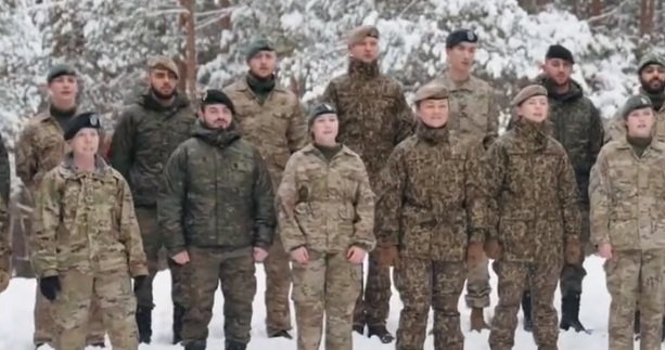 Солдати НАТО заспівали український 