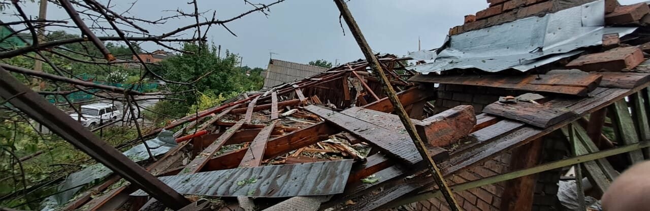 Уточнено наслідки нічних обстрілів населених пунктів Дніпропетровщини, поліція збирає речові докази, - ФОТО