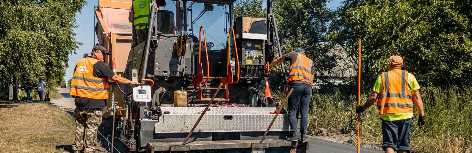 За час війни на Дніпропетровщині оновили 22 місцеві дороги