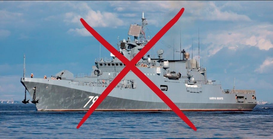 У Севастопольській бухті сьогодні палали 4 російські військові кораблі, серед яких - 