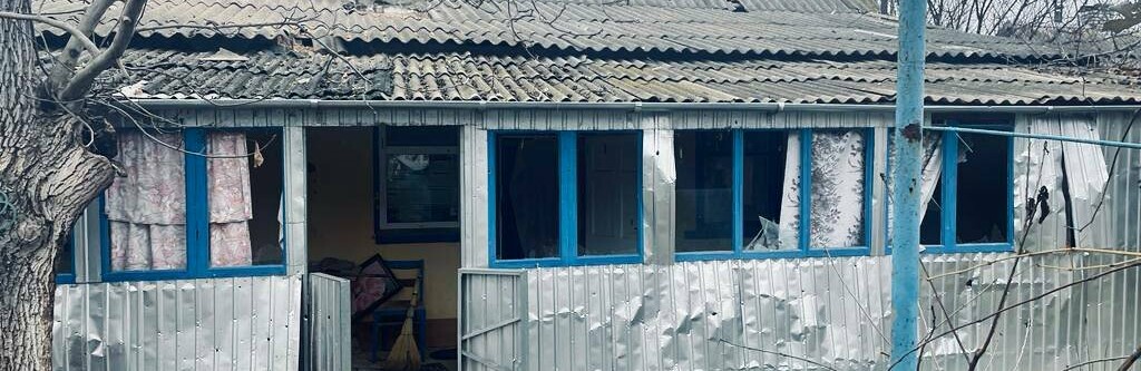 На Дніпропетровщині російські війська знову обстріляли Нікополь з важкої артилерії, - ФОТО