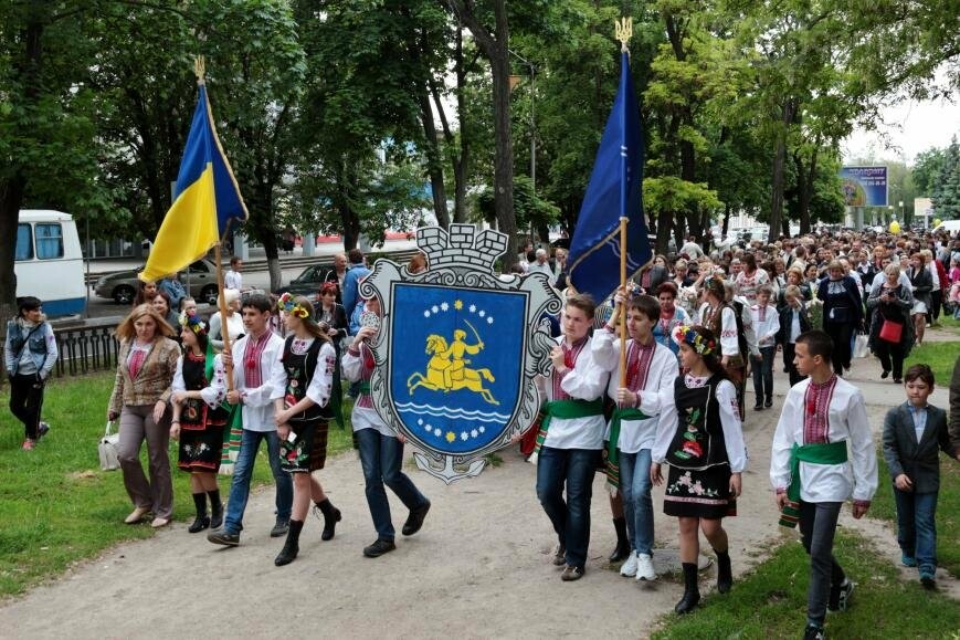 Праздник вышиванки: День национального костюма в Никополе, фото-2 Праздник вышиванки: День национального костюма в Никополе, фото-2