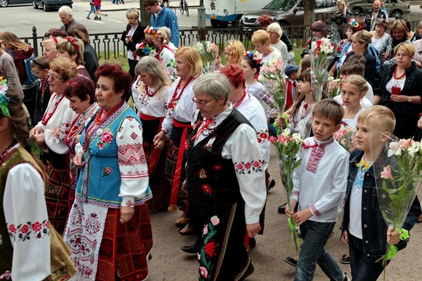 Праздник вышиванки: День национального костюма в Никополе, фото-3 Праздник вышиванки: День национального костюма в Никополе, фото-3