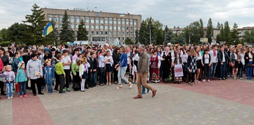 Праздник вышиванки: День национального костюма в Никополе, фото-4 Праздник вышиванки: День национального костюма в Никополе, фото-4