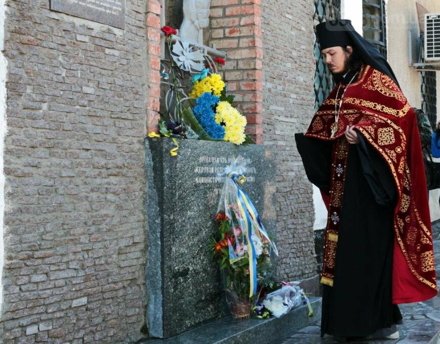 Митинг ко Дню памяти жертв политических репрессий в Никополе, фото-14 Митинг ко Дню памяти жертв политических репрессий в Никополе, фото-14
