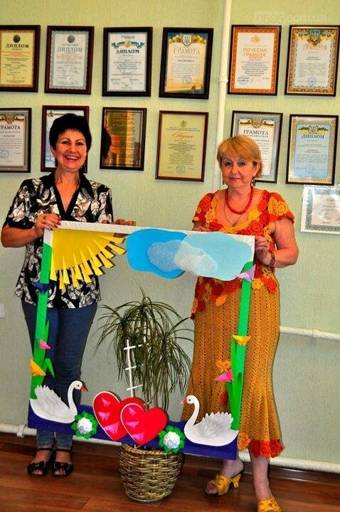 Завдяки нікопольським вчителям КПНЗО на святі до дня молоді..., фото-1 Завдяки нікопольським вчителям КПНЗО на святі до дня молоді з’явиться декілька фотозон , фото-1