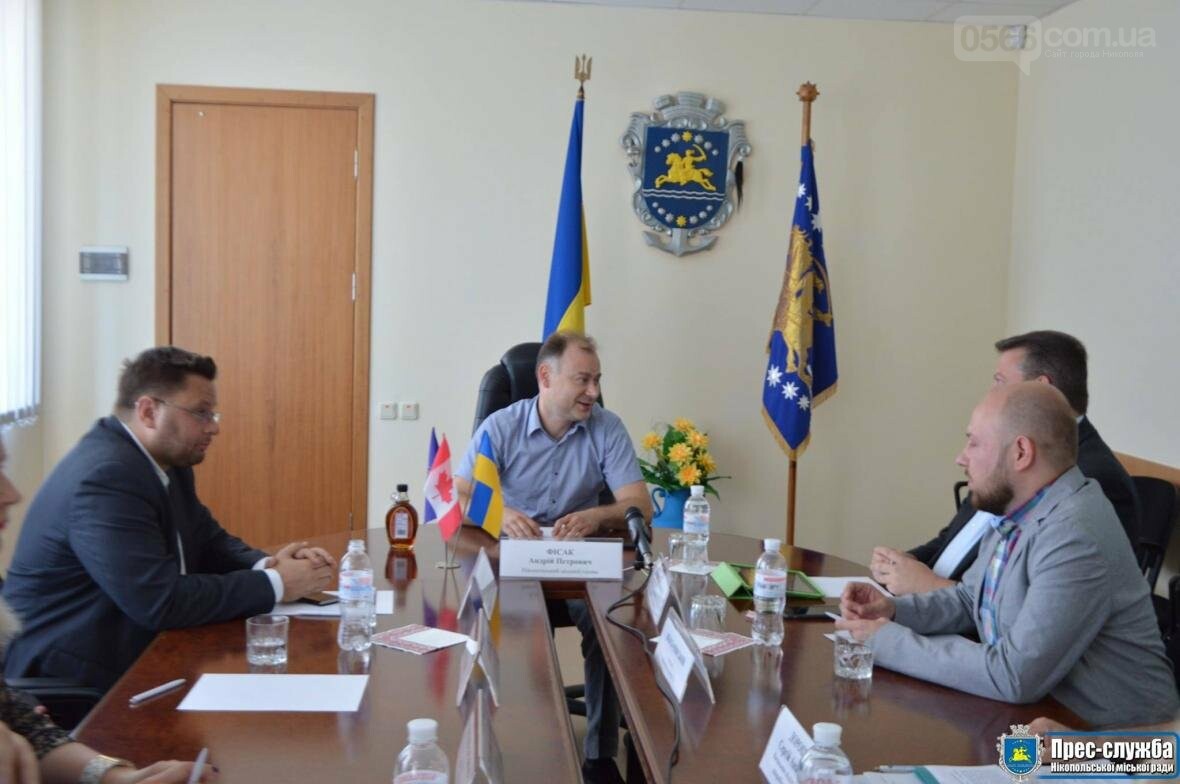 Нікопольська сонячна електростанція, фото-1 Нікопольська сонячна електростанція, фото-1