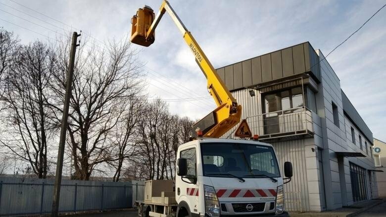 В Никополе почти за миллион гривен купили б/у автовышку