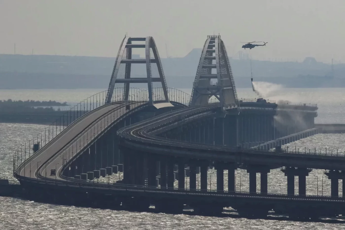 Пошкоджений міст у Криму заважає військовому матеріально-технічному забезпеченню Росії