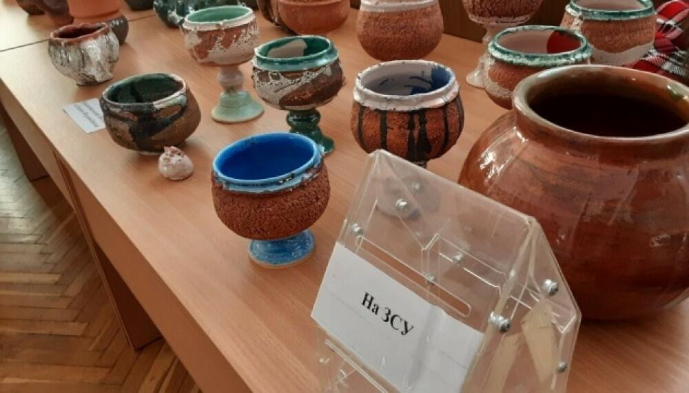 У Франківську гончарі збирають кошти для кулеметного взводу імені Чорних Запорожців